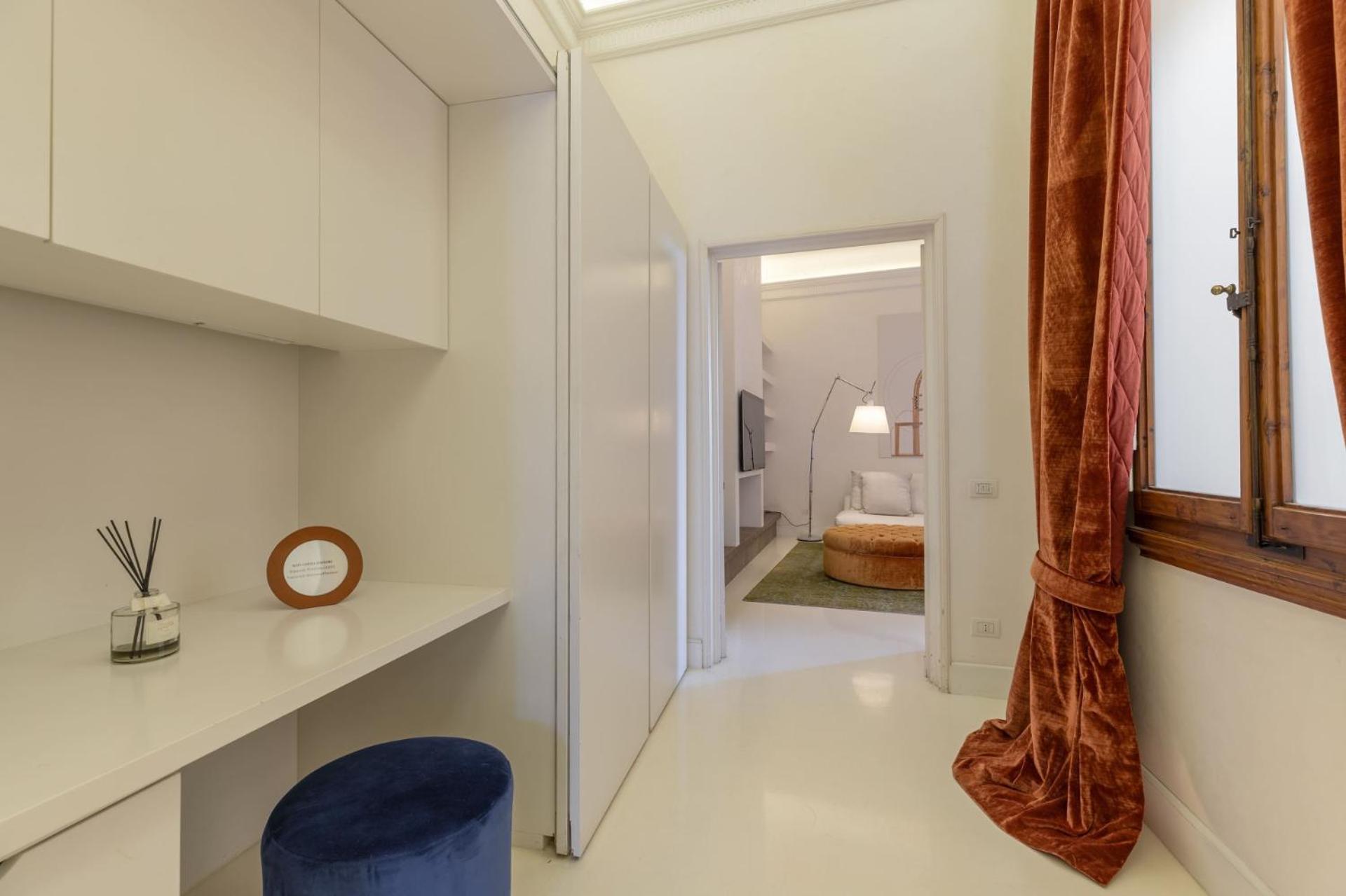 Luxury With Big Terrace In Aparthotel Florence