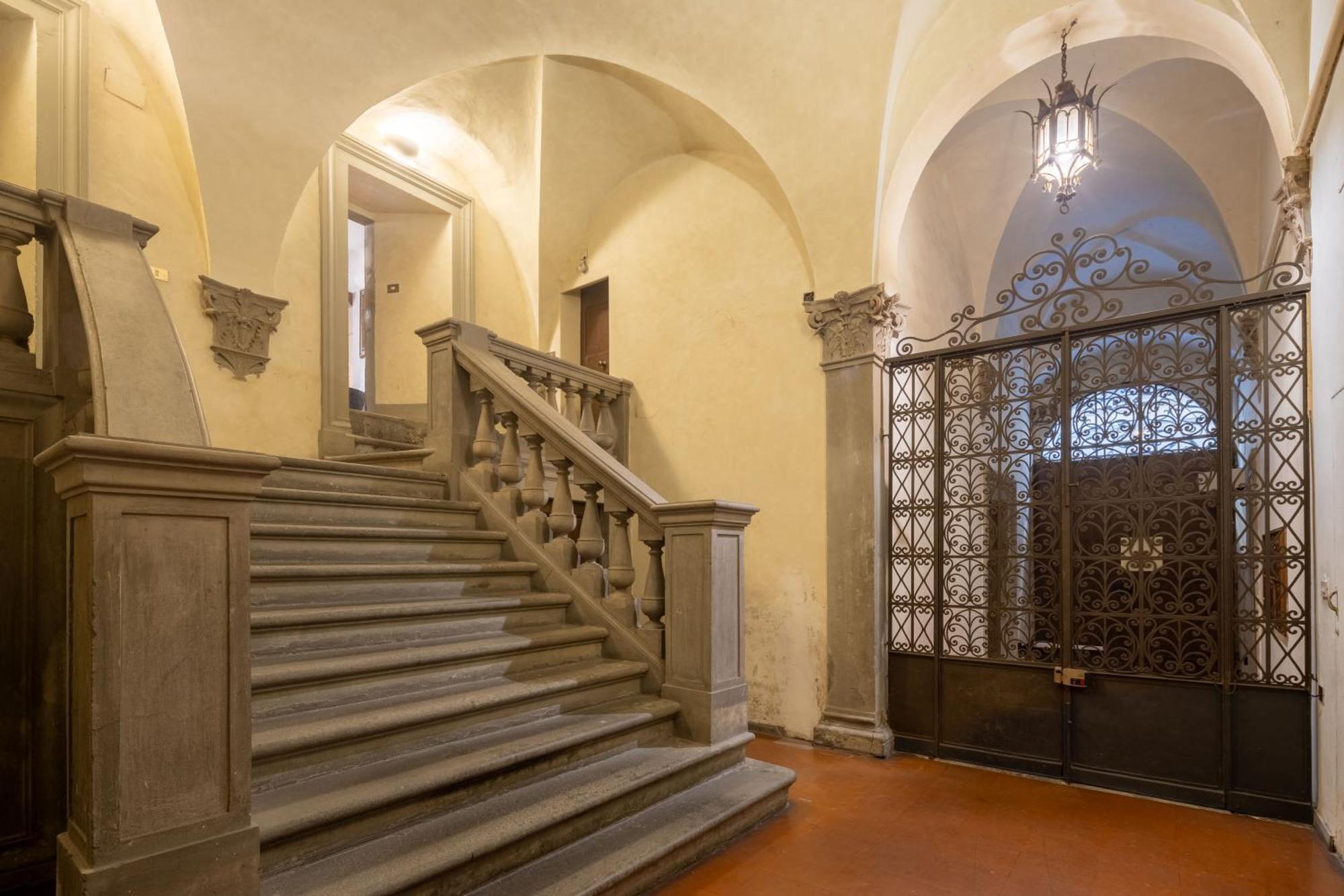 Apartment Santo Spirito Dimora Storica - 5 Minuti Ponte Vecchio - Centro