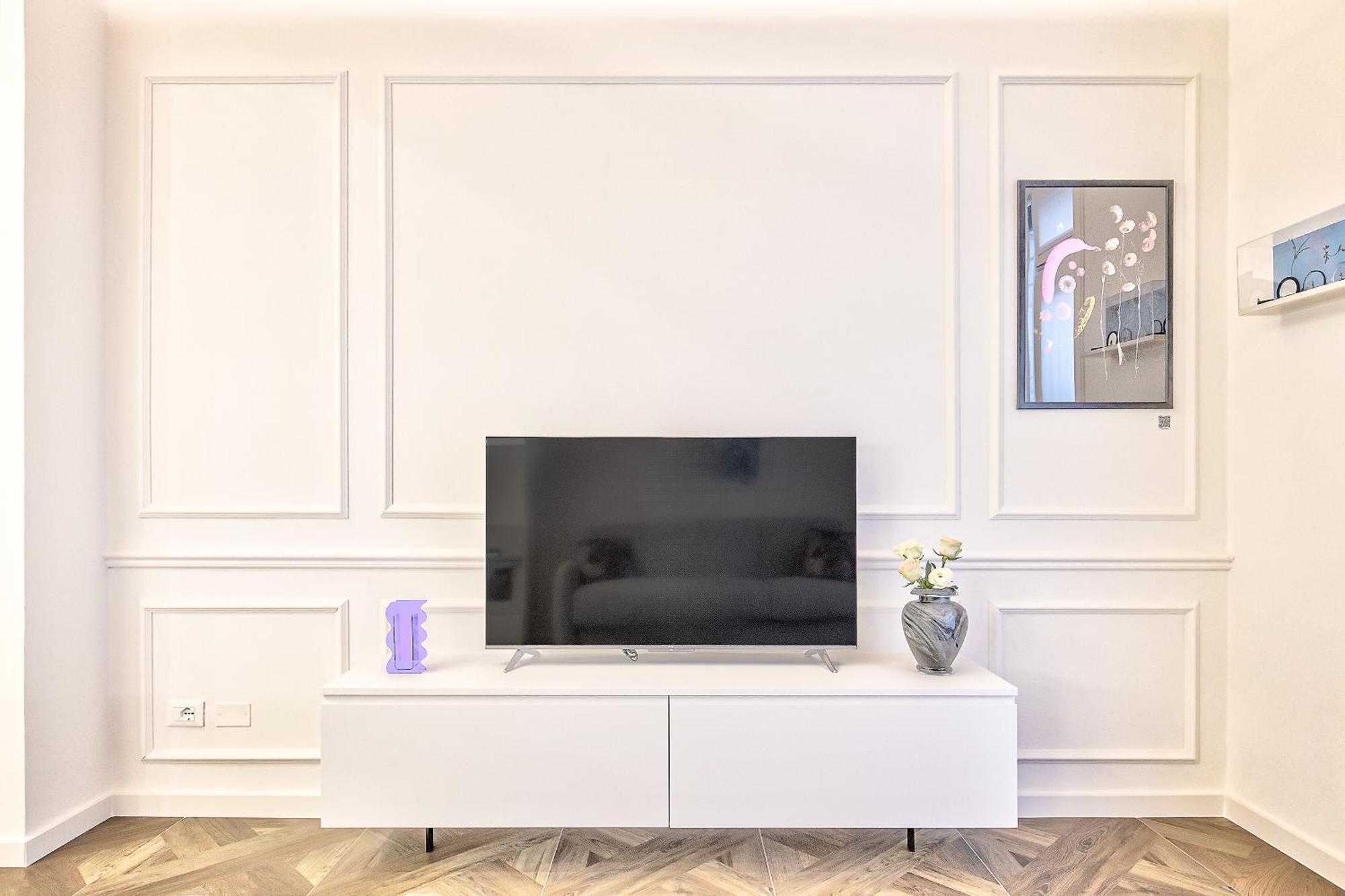 Modern Art In Apartment *