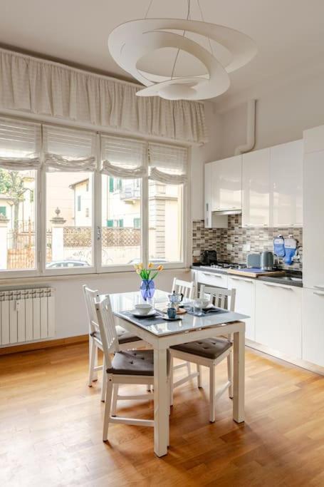 Bright & Cozy, Easy To Reach In Apartment *