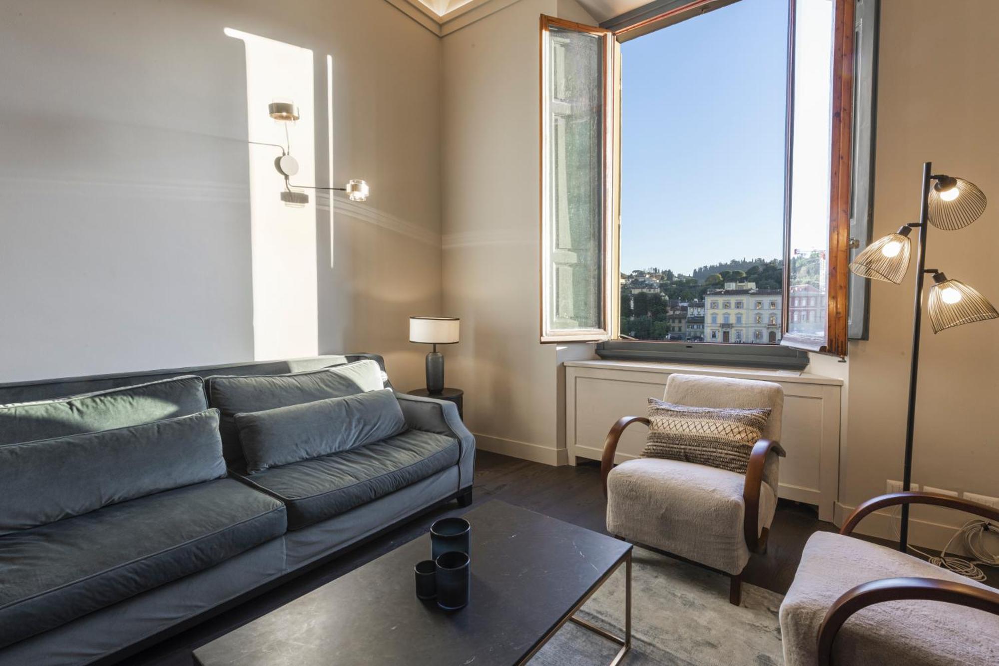 Luxury River View By Mmega