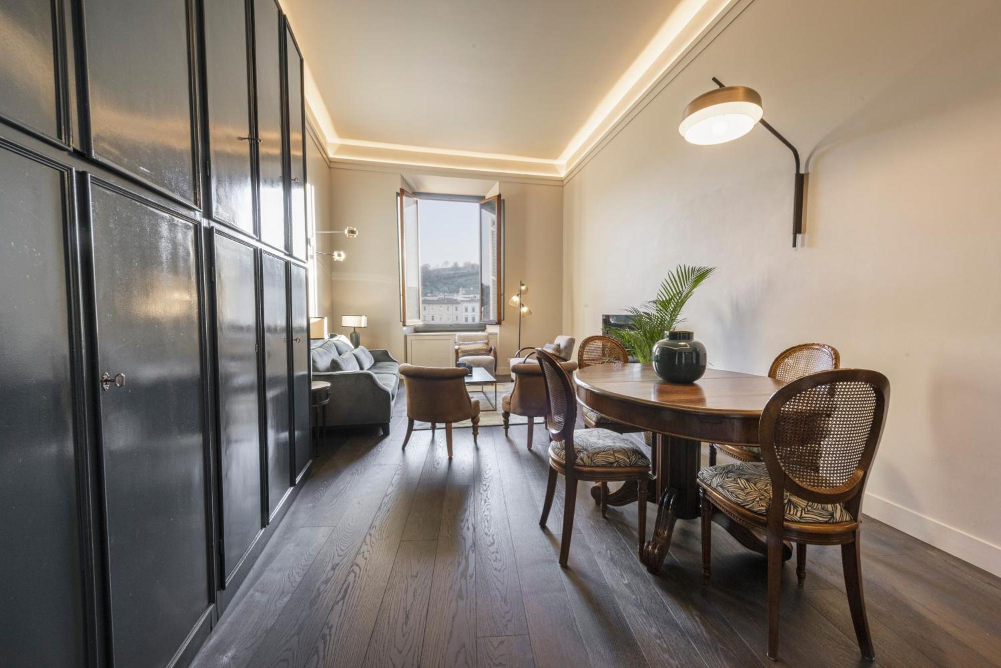 Luxury River View By Mmega * Florence