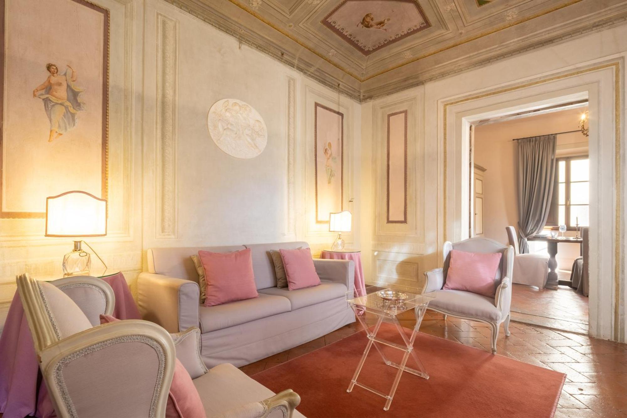 Ricasoli Frescoes Apartment *