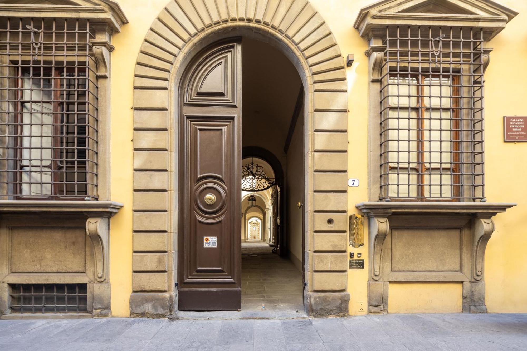 Apartment Ricasoli Frescoes *