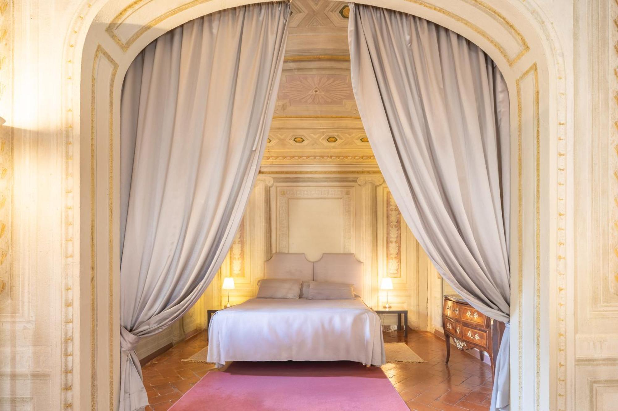 Apartment Ricasoli Frescoes