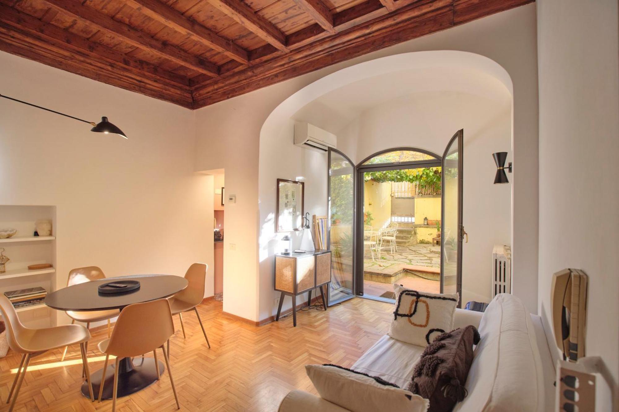 Appartement Enchanting With Patio, Lungarno *