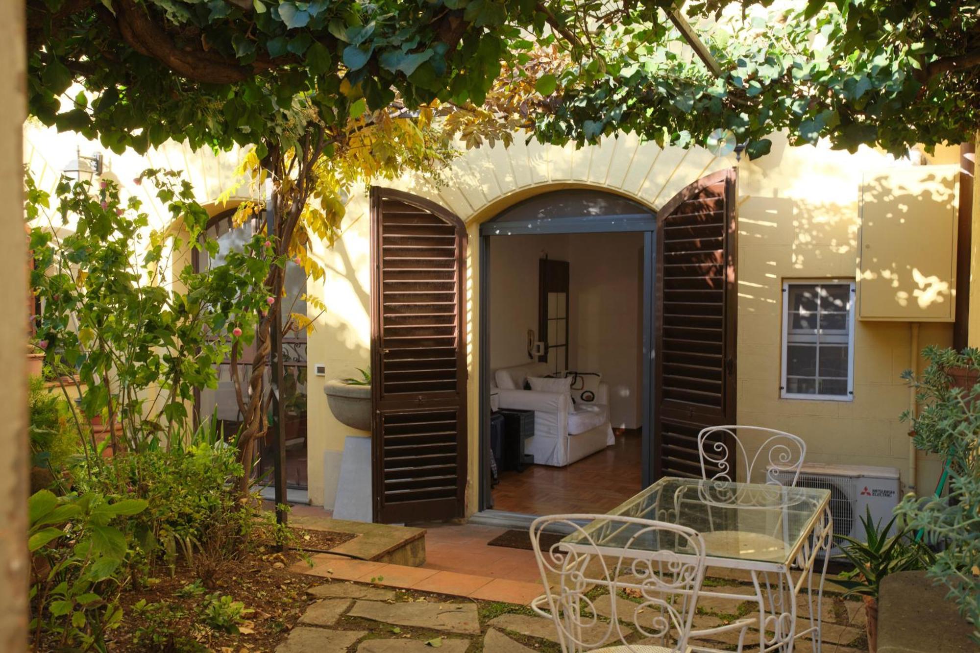 Appartement Enchanting With Patio, Lungarno *
