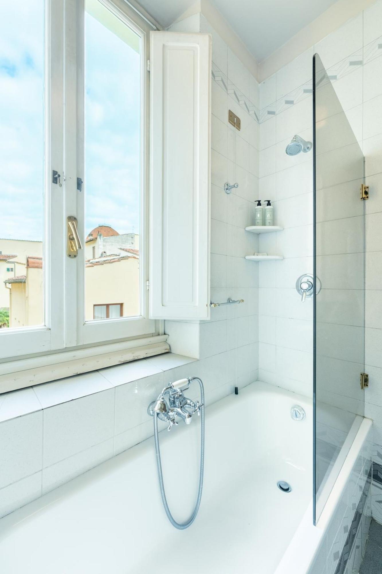 Via Panzani 16, 3th Floor - Antonella - Elegant & Spacious, 3-bedroom In Historic Center * Florence
