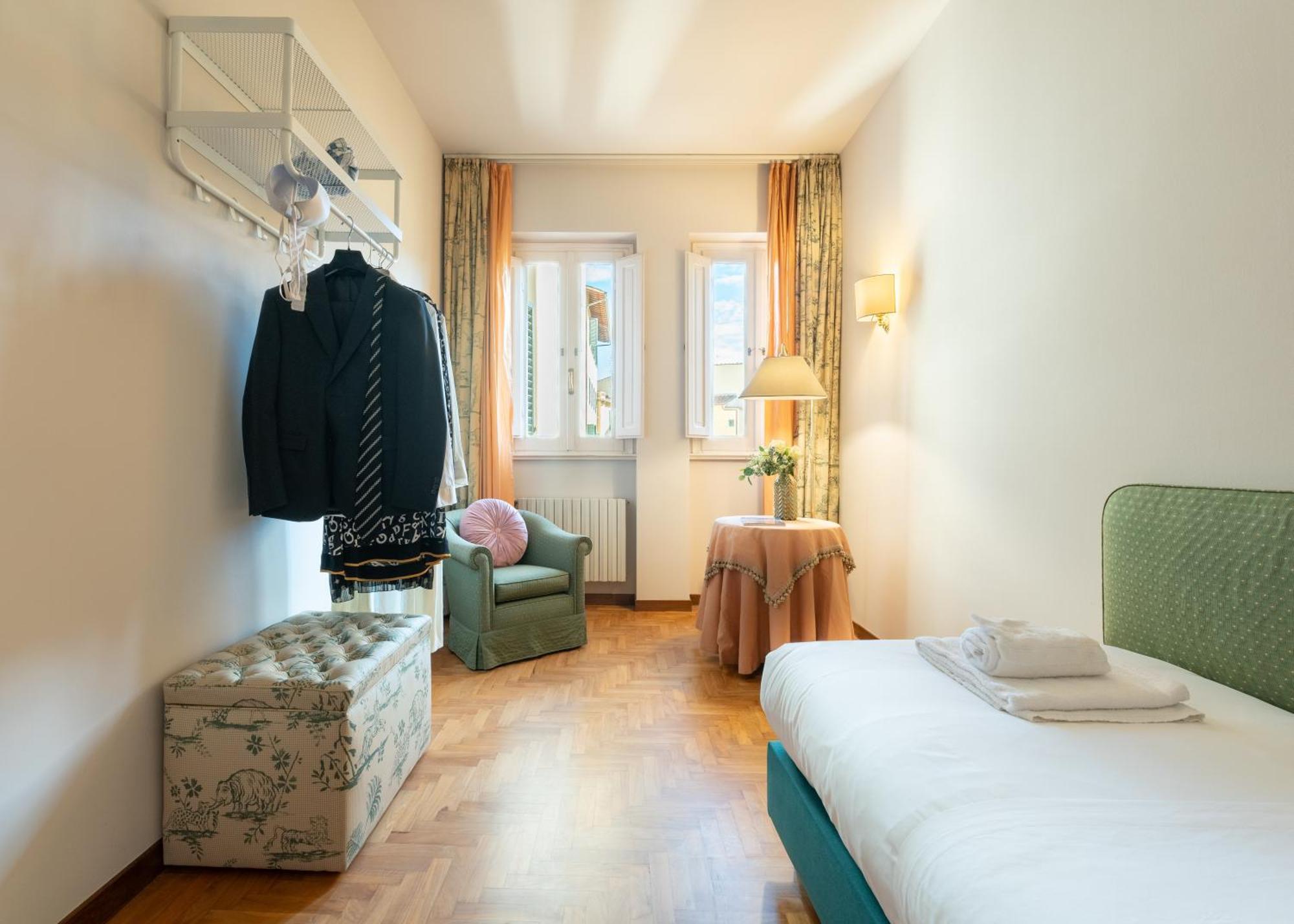 Via Panzani 16, 3th Floor - Antonella - Elegant & Spacious, 3-bedroom In Historic Center *