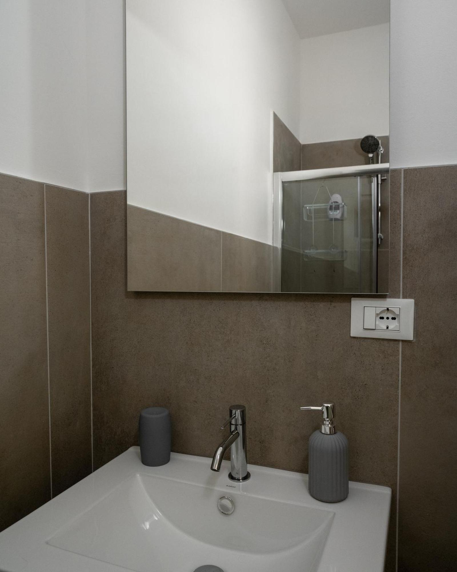 Homestay Casa Enea-camera Con Bagno Privato