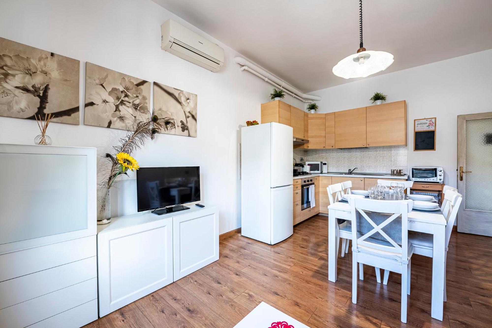 The Luxor - Casati Apartment *