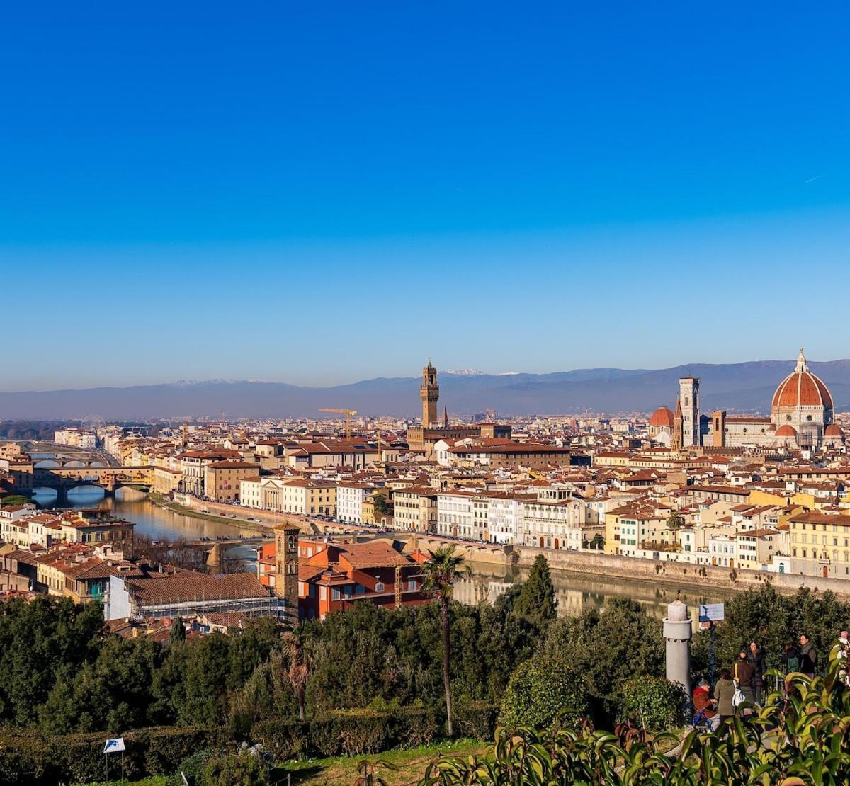 Four Season's Luxury 300 Mt From Duomo