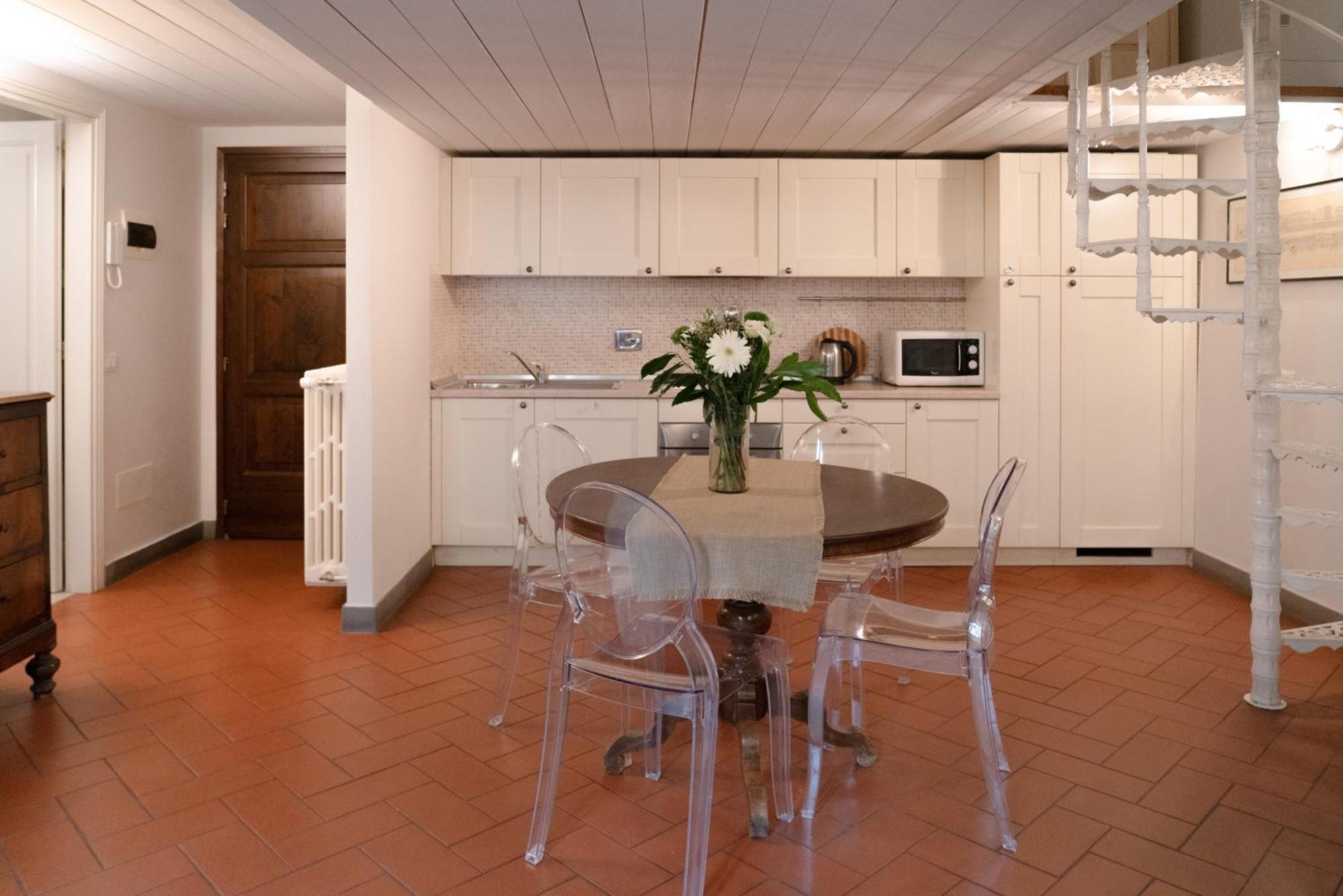 Rondinelli Charme Bijoux - Elegance In The Heart Of Appartement
