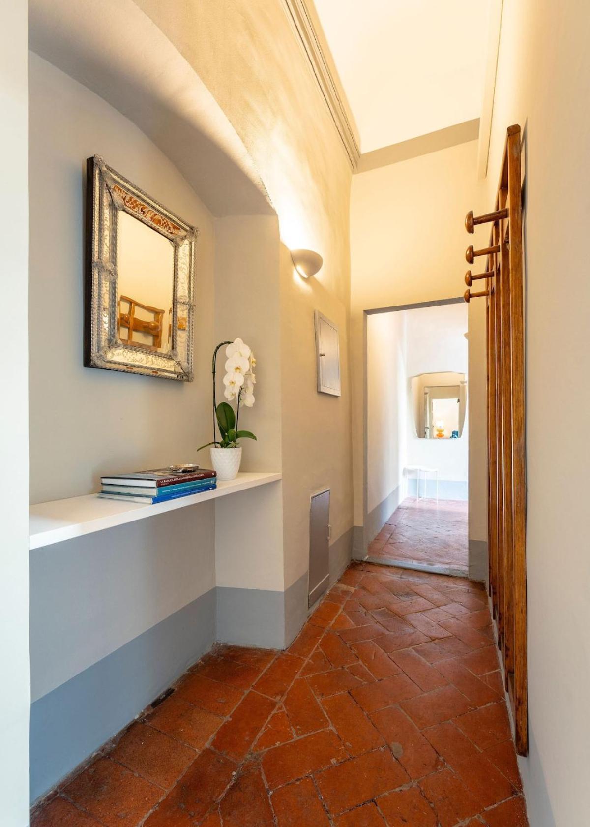 Apartment Stunning In Antique Xii