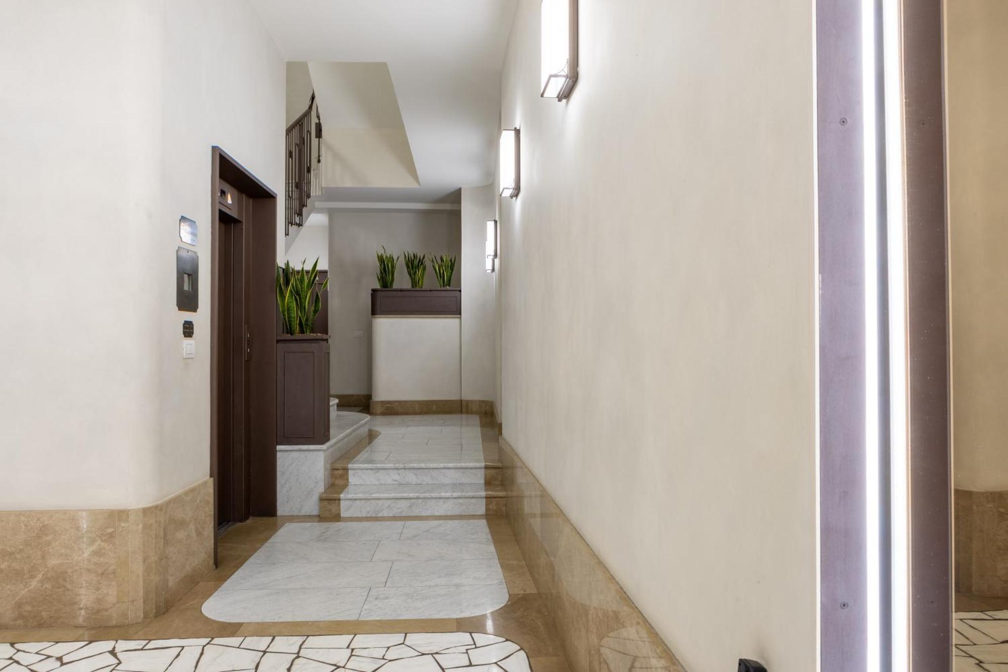 Calzaiuoli Private House Silver Florence