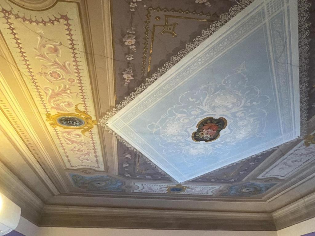 Tosca Florence