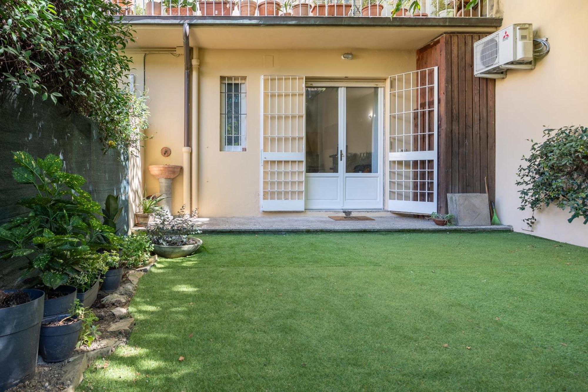 Apartment Intero Con Giardino *