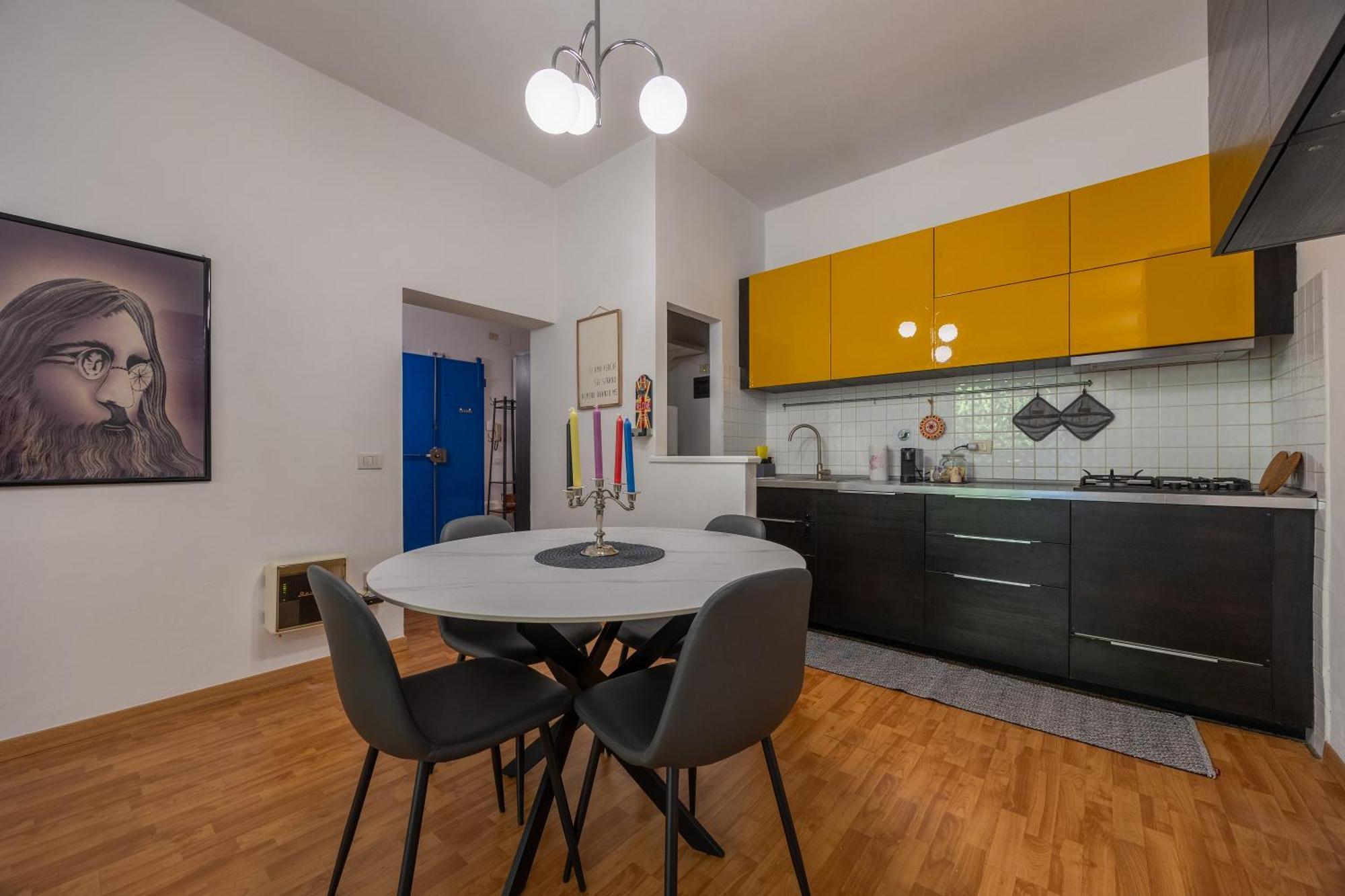 Intero Con Giardino Apartment