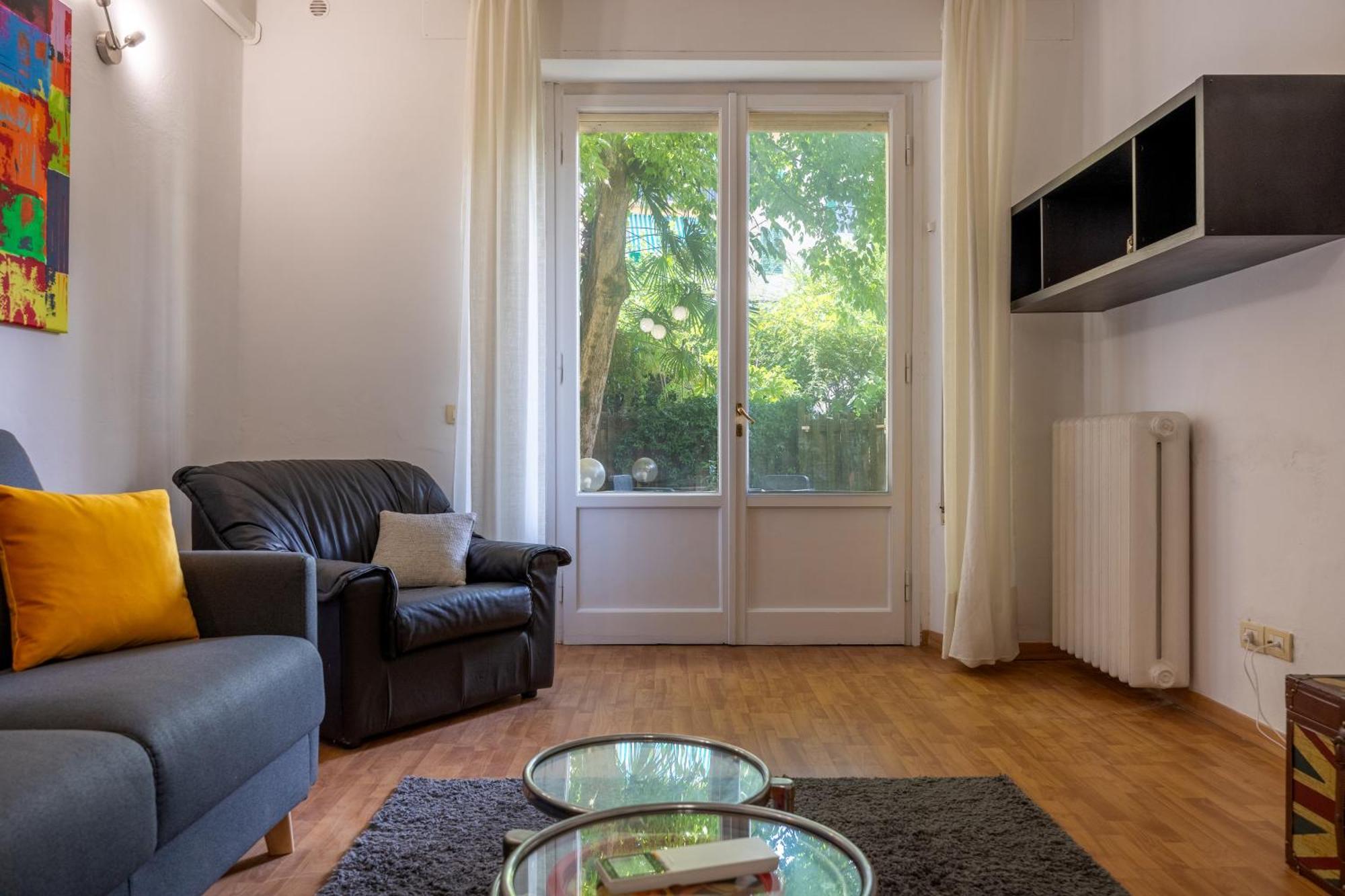Intero Con Giardino Apartment *