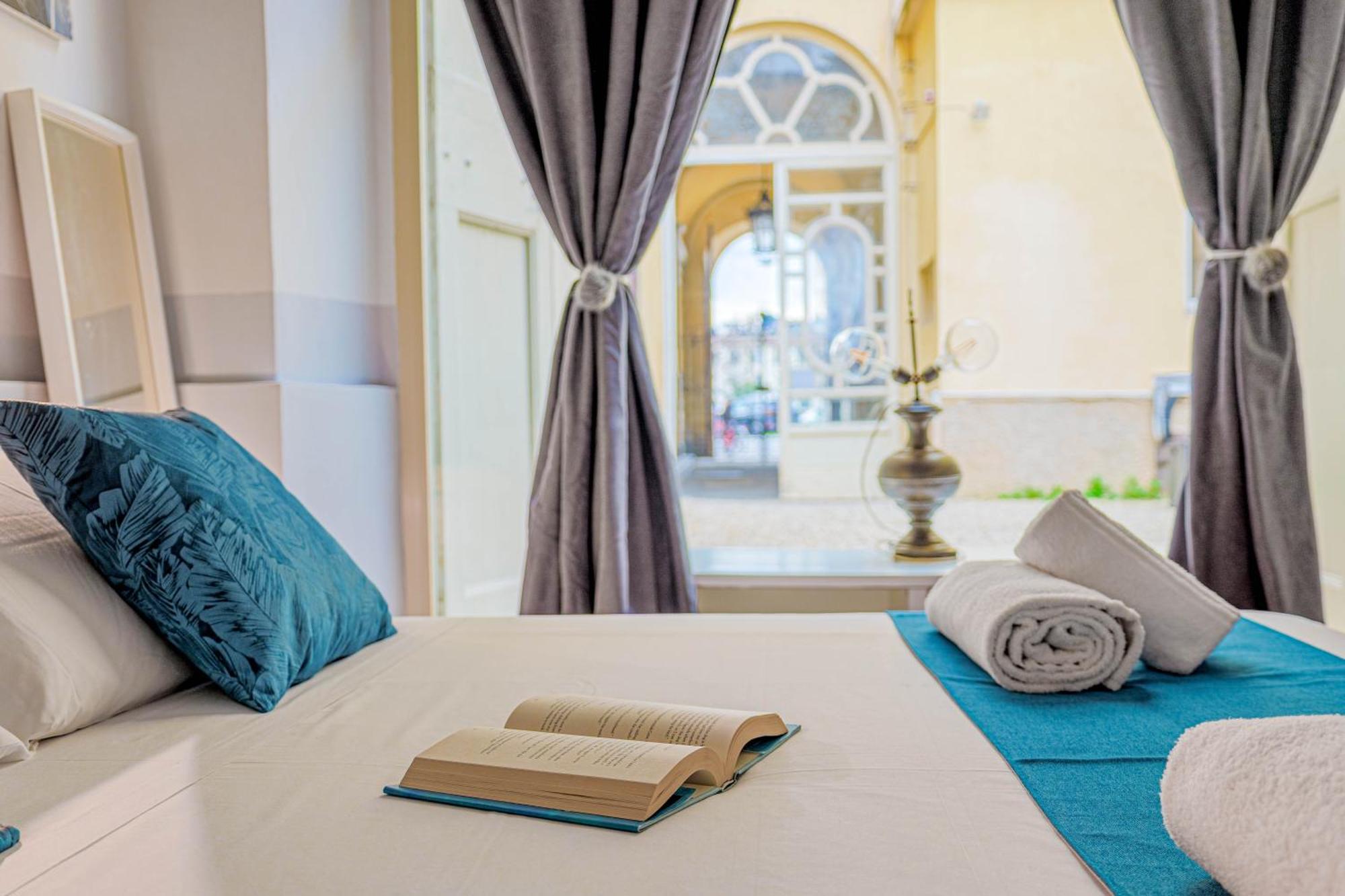 Loft Lungarno, 2 Steps To Ponte Vecchio, No Ztl Appartement *