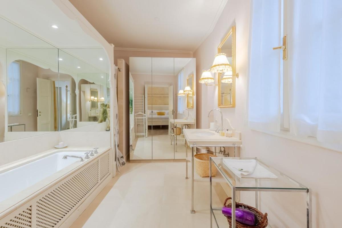Apartment Palazzo Bartolommei Dimora Storica Centralissima