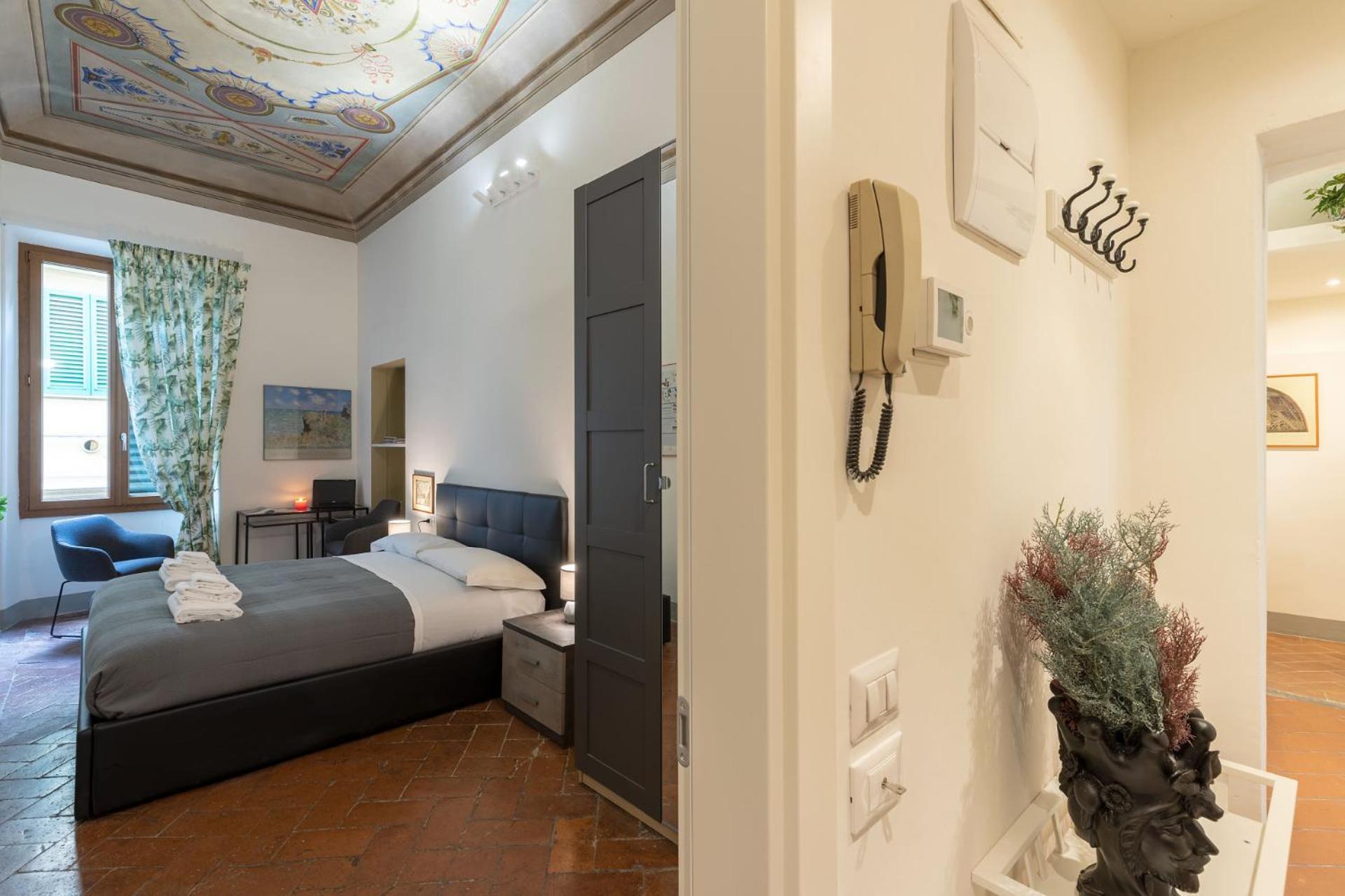 Apartment Pitti Family In *