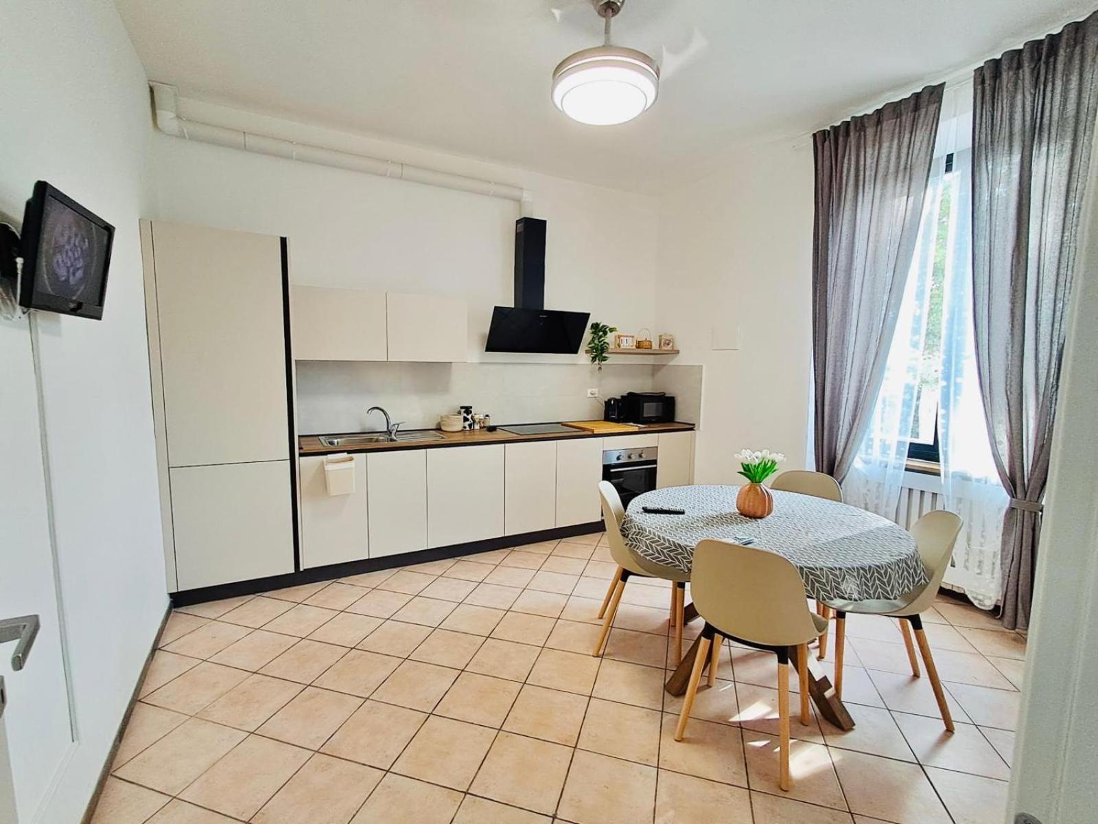 Apartment New Station