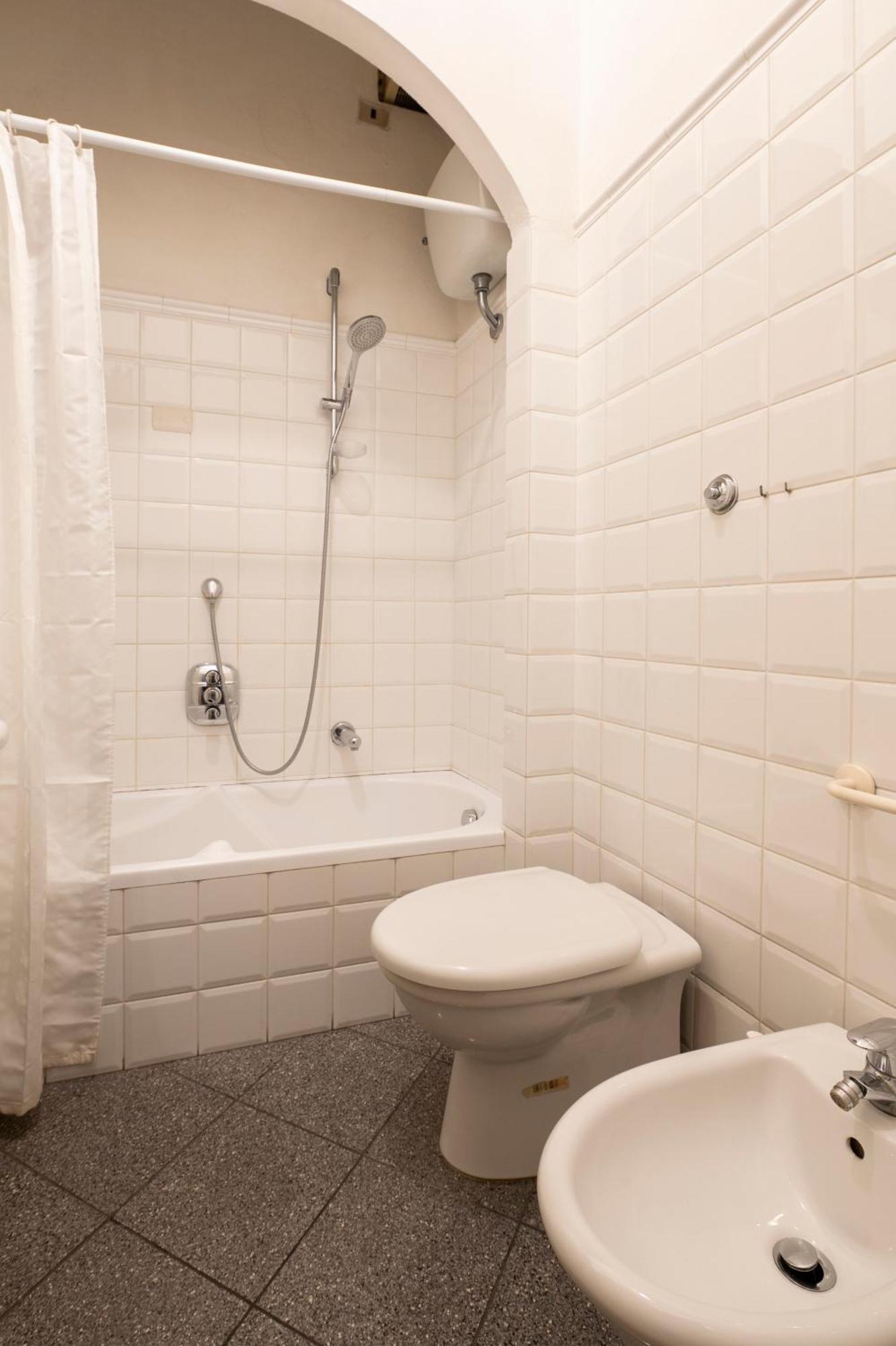 Caravaggio Con Bagno Privato Nell'oltrarno