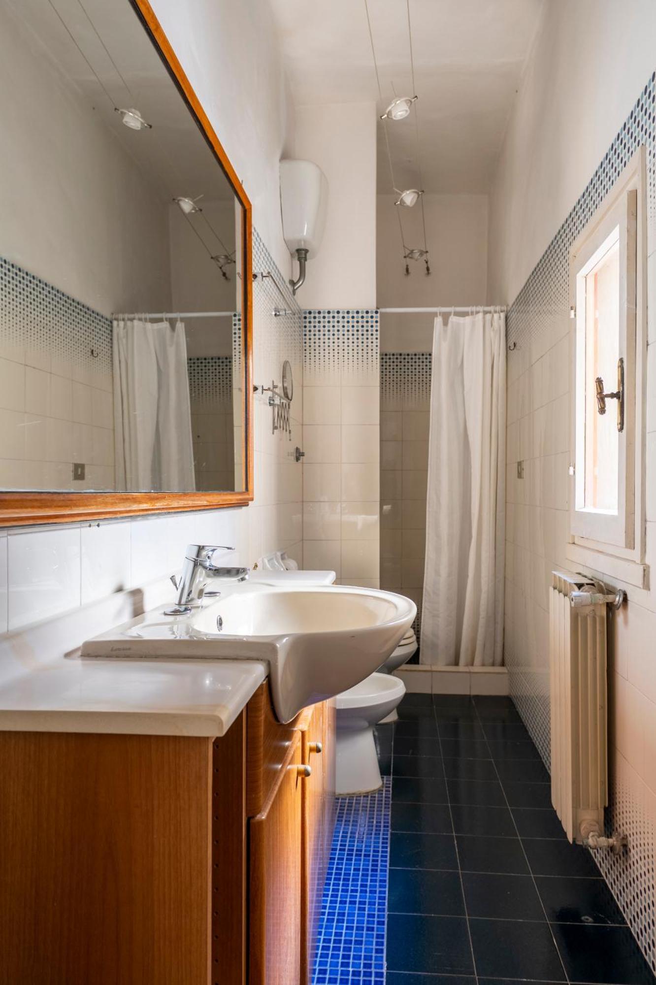 Caravaggio Con Bagno Privato Nell'oltrarno Guest house