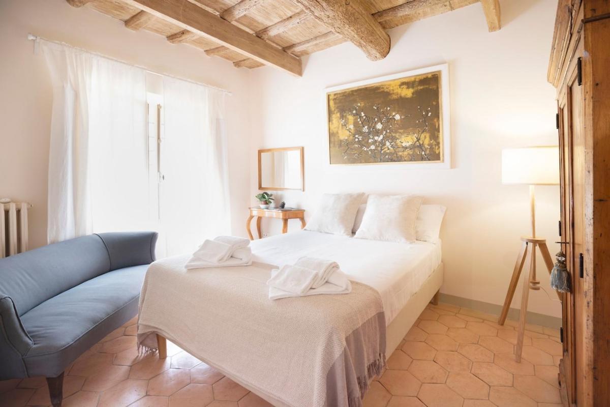 Villino Gemma, Elegant Living With A Tuscan Touch *