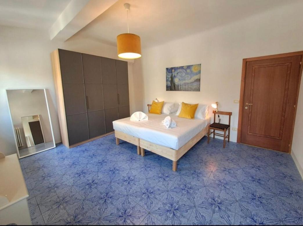 Leone Flat * Florence