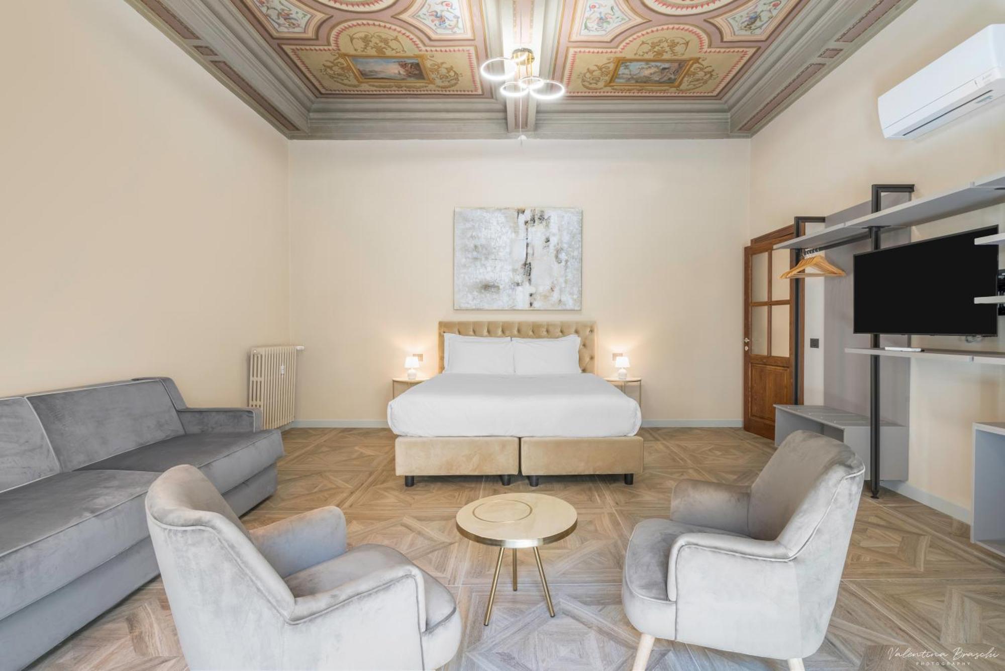 Hotel Adamas 3*