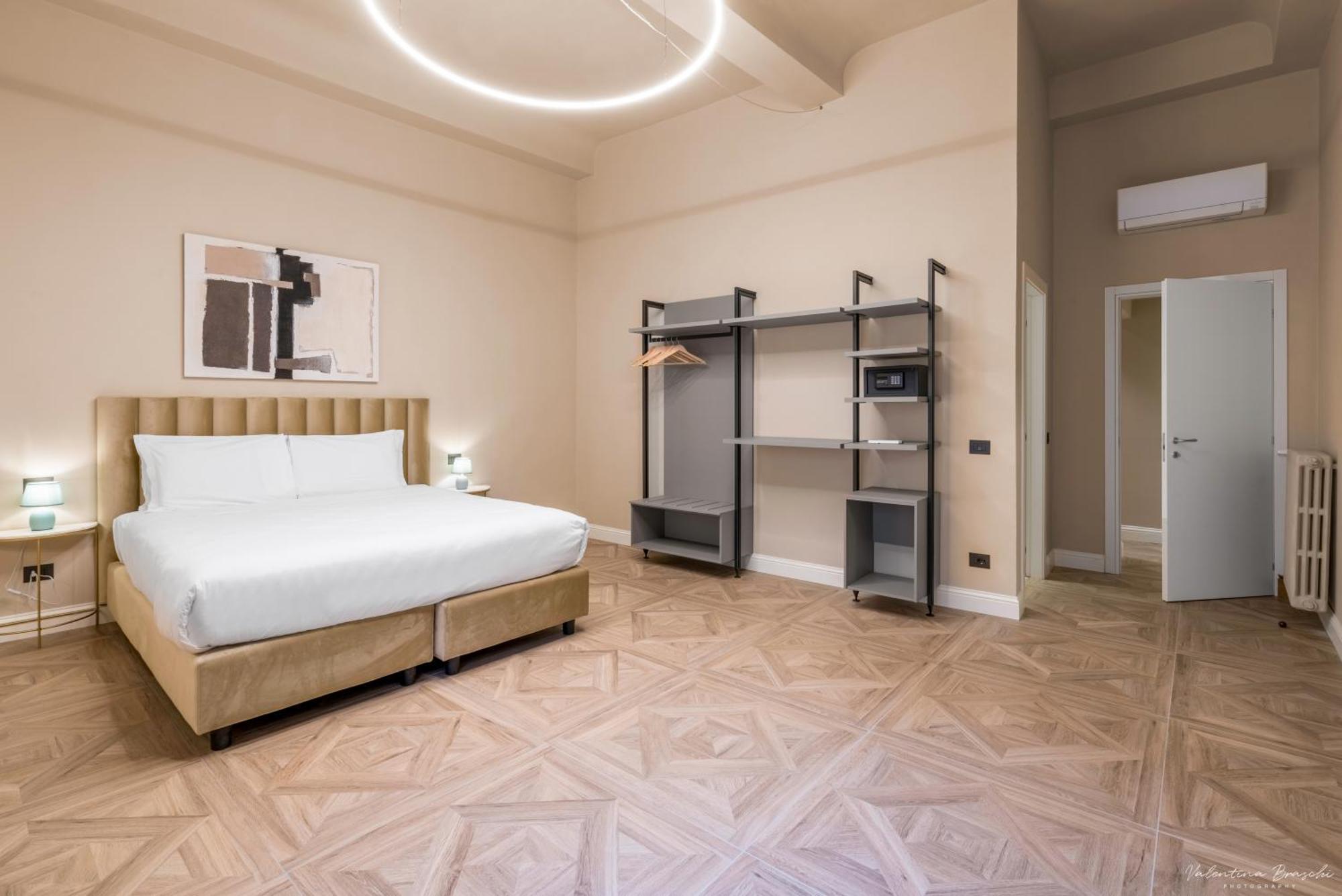 Adamas Florence