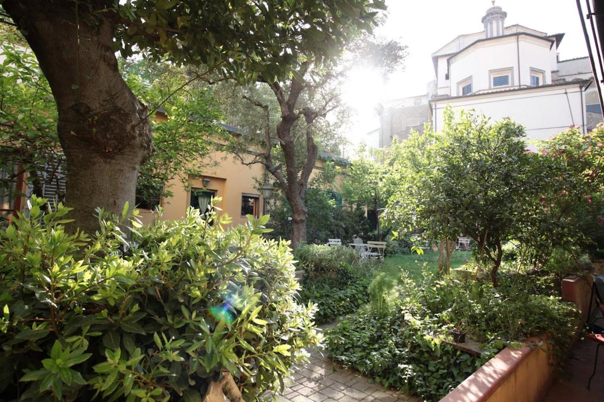Mamma Mia Garden & Rooftop Holiday home *