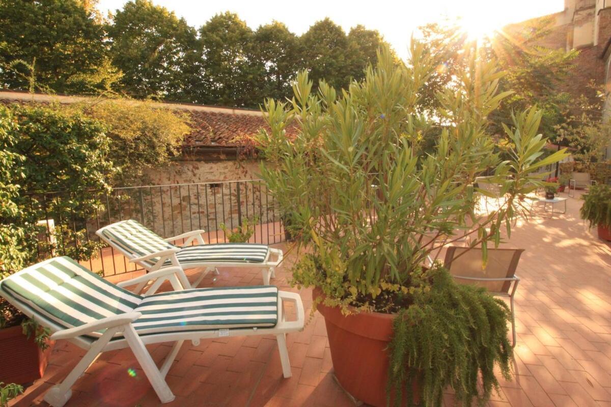 Mamma Mia Garden & Rooftop