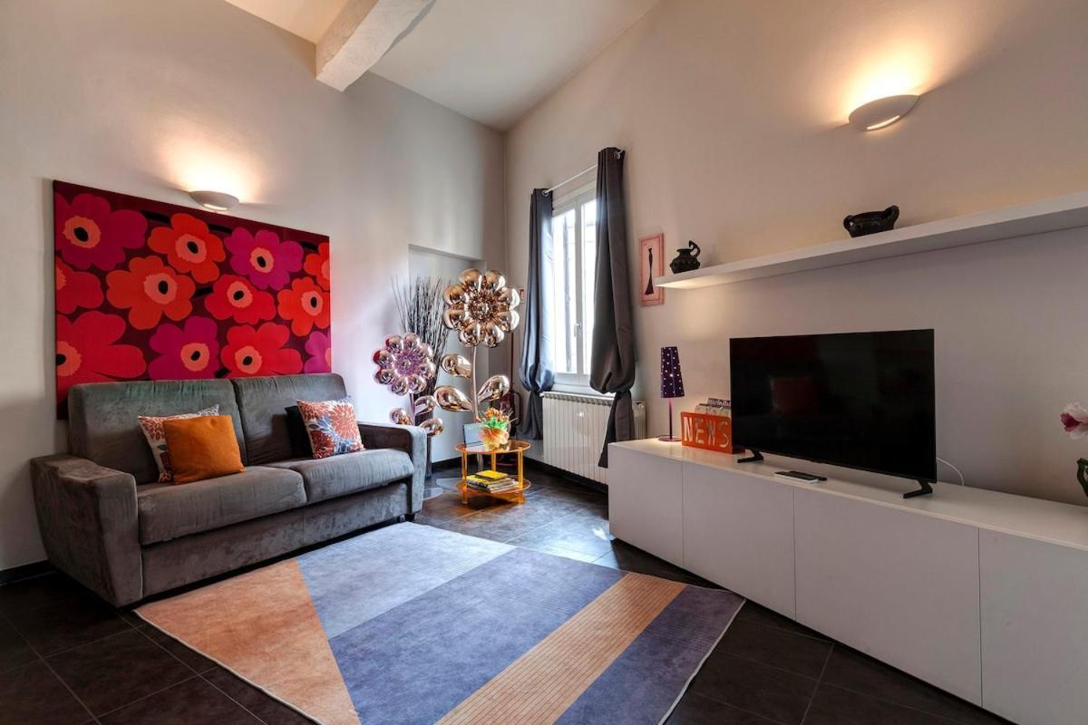 Apartment Glam