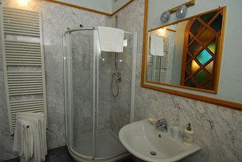Cavour 10 Hotel 2*