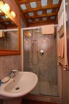 Hotel Cavour 10