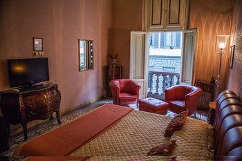 Hotel Cavour 10 2*