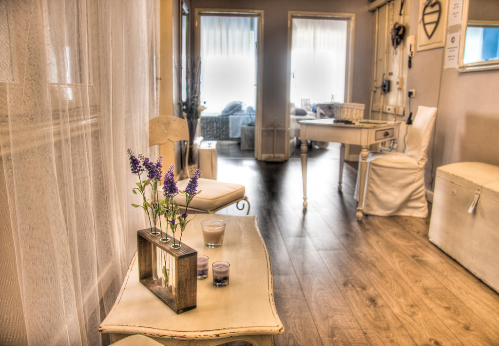 Bed & Breakfast Bric A Brac