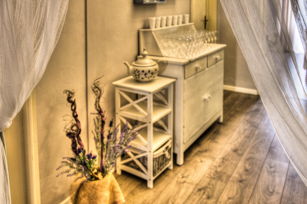 Bed & Breakfast Bric A Brac