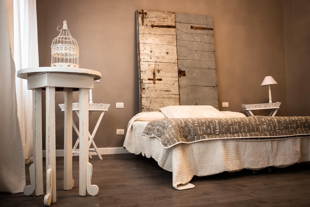 Bed & Breakfast Bric A Brac