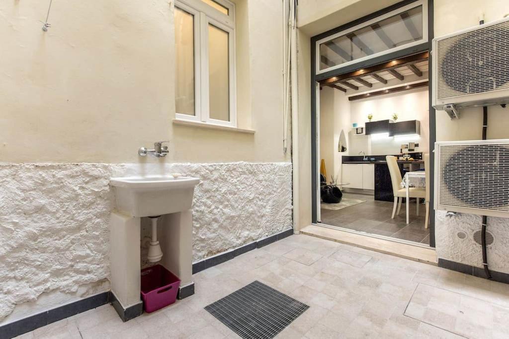 Gauguin Modern House Appartement