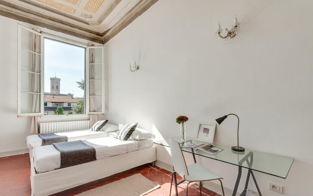 - Alfani White Apartment *