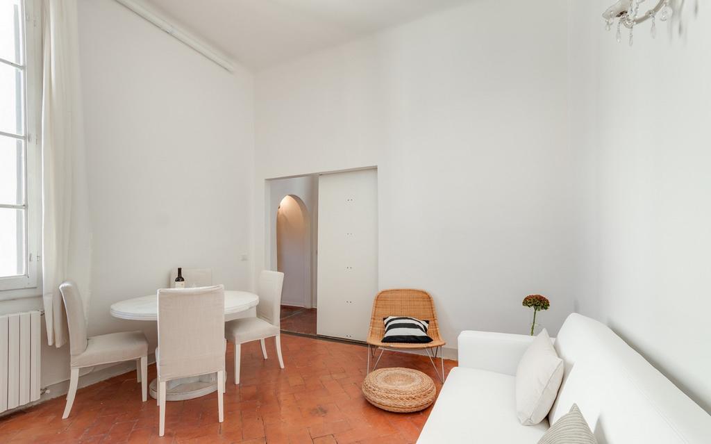 - Alfani White * Florence