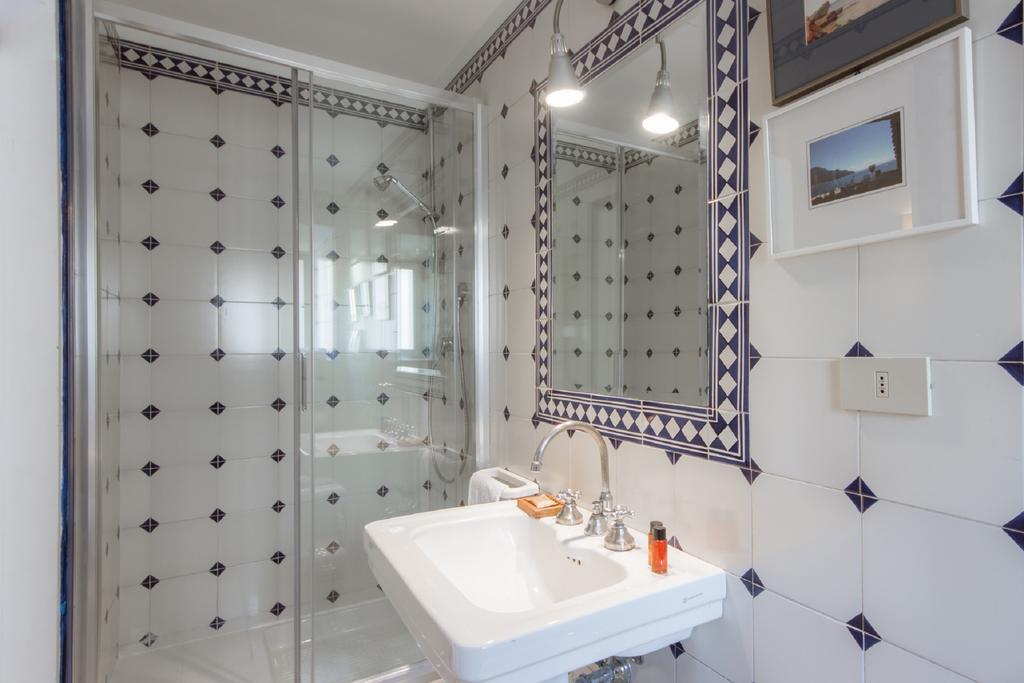 - Teatina Apartment Florence