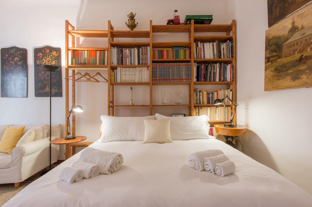 - Teatina Apartment Florence