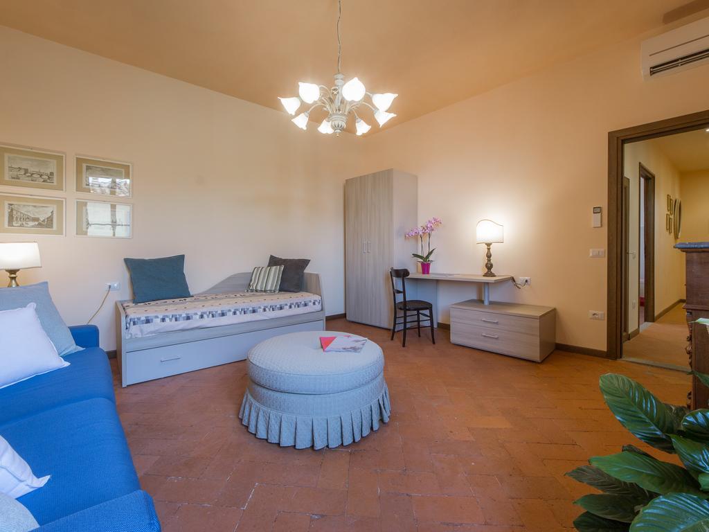Apartment - House In Blue Florence