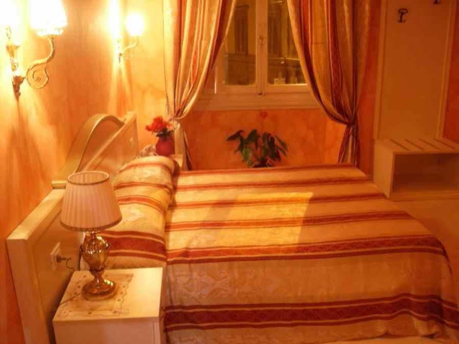 La Corte Dei Principi - Residenza D'epoca Bed & Breakfast Florence