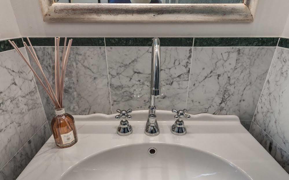 Italy Rents Duomo Apartment
